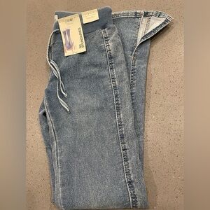 No Boundaries Juniors Relaxed Denim Jeans